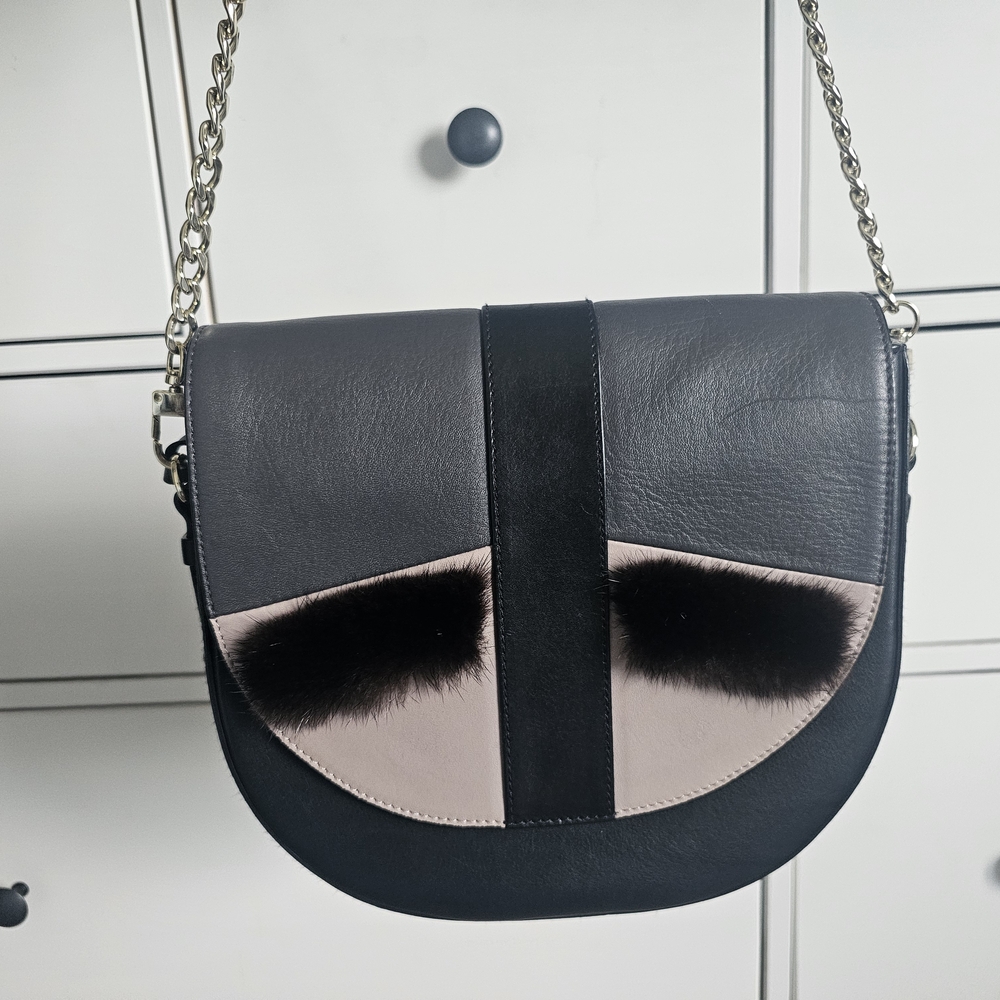 Chic Black and Cream Leather Shoulder Bag